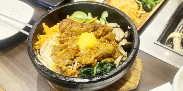 Dolsot bibimbap